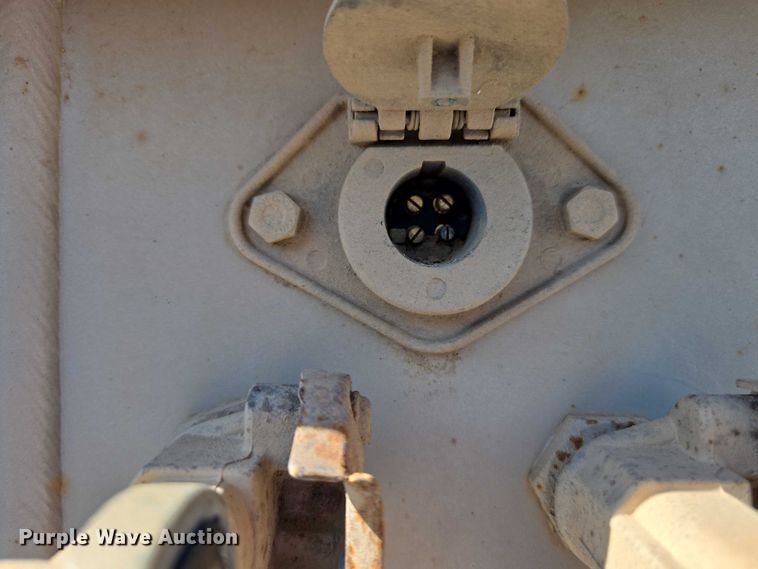 image for item EC1169 2005 Ranch Manufacturing Co. bottom dump trailer