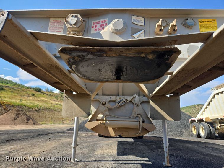 image for item EC1169 2005 Ranch Manufacturing Co. bottom dump trailer