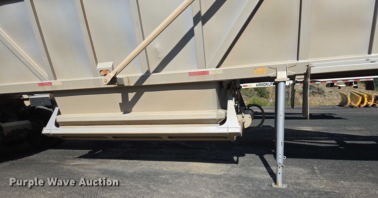 image for item EC1169 2005 Ranch Manufacturing Co. bottom dump trailer