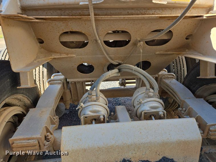 image for item EC1169 2005 Ranch Manufacturing Co. bottom dump trailer