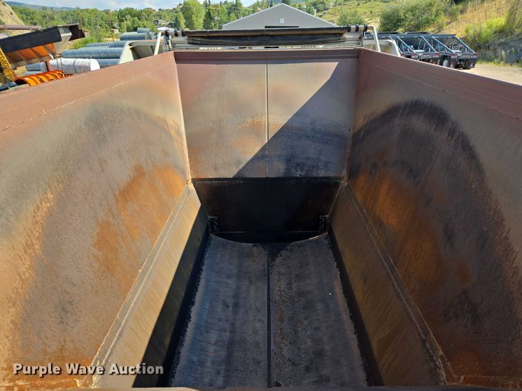 image for item EC1169 2005 Ranch Manufacturing Co. bottom dump trailer