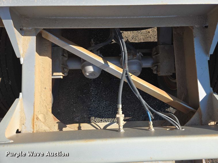 image for item EC1169 2005 Ranch Manufacturing Co. bottom dump trailer