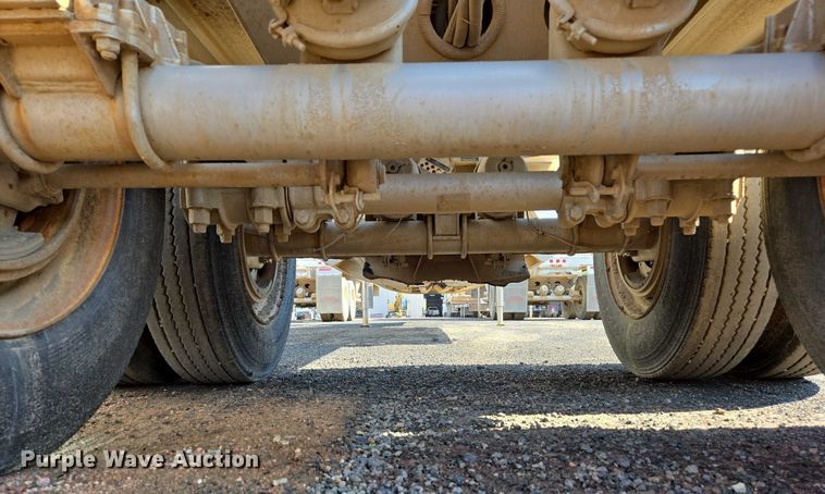 image for item EC1169 2005 Ranch Manufacturing Co. bottom dump trailer
