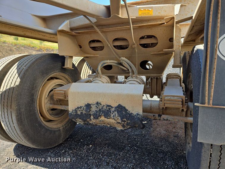 image for item EC1169 2005 Ranch Manufacturing Co. bottom dump trailer