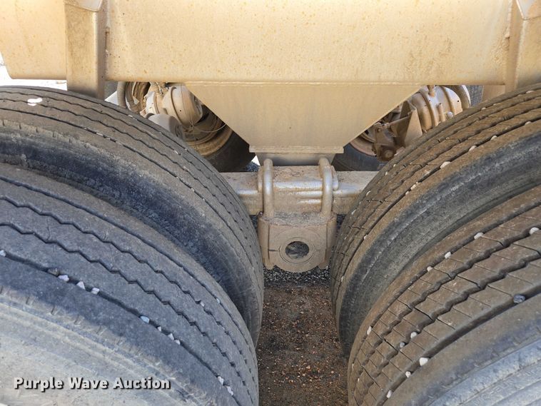 image for item EC1169 2005 Ranch Manufacturing Co. bottom dump trailer