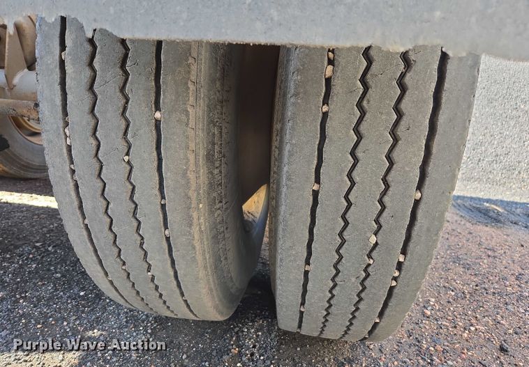 image for item EC1169 2005 Ranch Manufacturing Co. bottom dump trailer