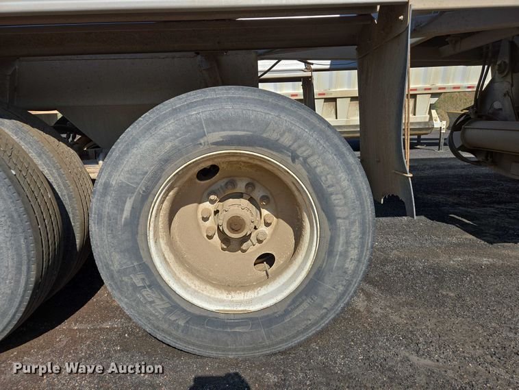 image for item EC1169 2005 Ranch Manufacturing Co. bottom dump trailer