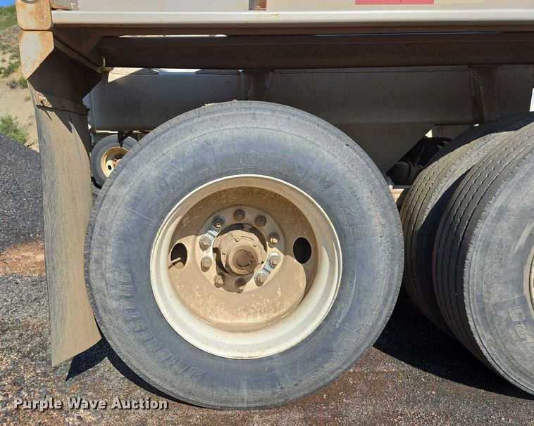 image for item EC1169 2005 Ranch Manufacturing Co. bottom dump trailer