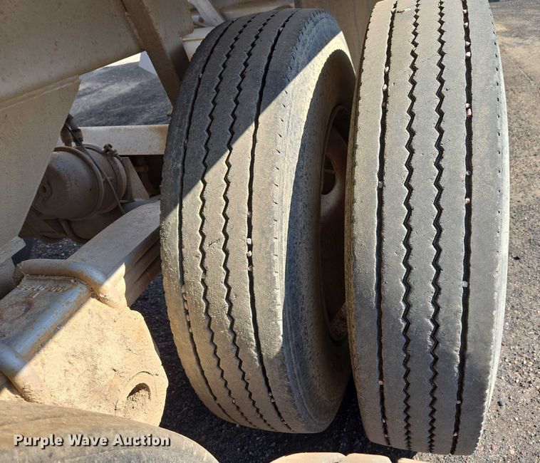 image for item EC1169 2005 Ranch Manufacturing Co. bottom dump trailer