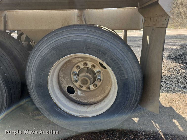 image for item EC1169 2005 Ranch Manufacturing Co. bottom dump trailer