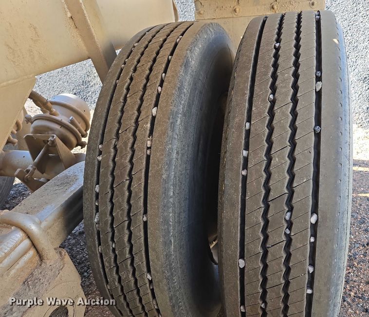 image for item EC1169 2005 Ranch Manufacturing Co. bottom dump trailer