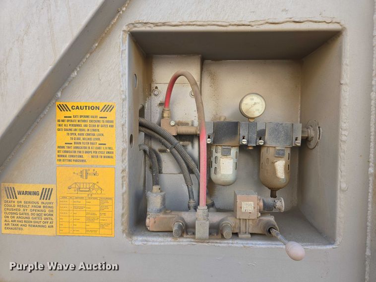 image for item EC1170 2004 Ranch Manufacturing  Co. bottom dump trailer