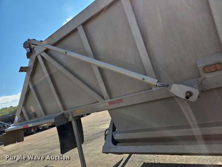 image for item EC1170 2004 Ranch Manufacturing  Co. bottom dump trailer