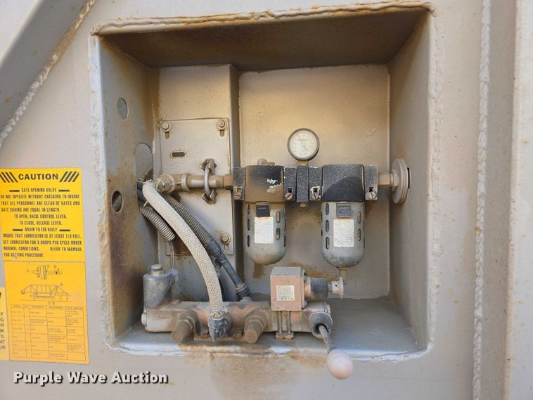 image for item EC1171 2004 Ranch Manufacturing Co. bottom dump trailer