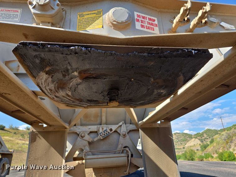 image for item EC1171 2004 Ranch Manufacturing Co. bottom dump trailer