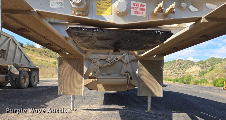 image for item EC1171 2004 Ranch Manufacturing Co. bottom dump trailer