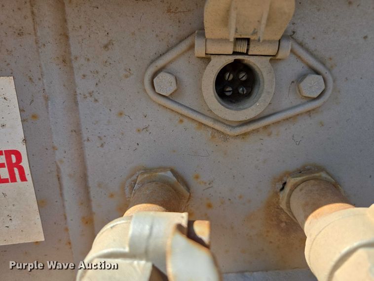 image for item EC1171 2004 Ranch Manufacturing Co. bottom dump trailer