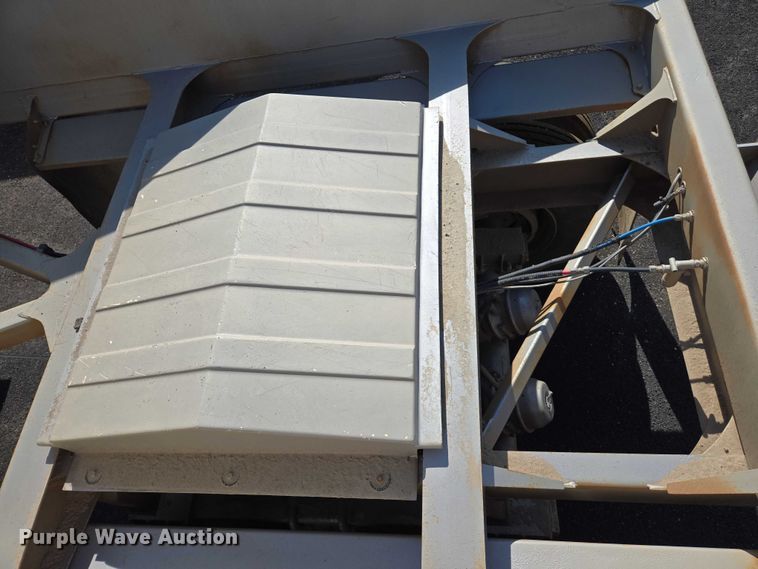 image for item EC1171 2004 Ranch Manufacturing Co. bottom dump trailer