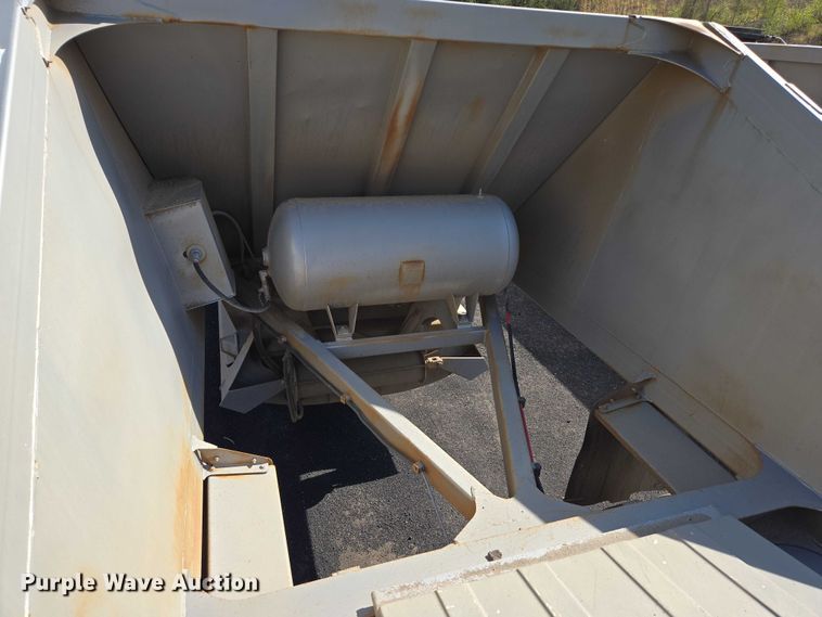 image for item EC1171 2004 Ranch Manufacturing Co. bottom dump trailer