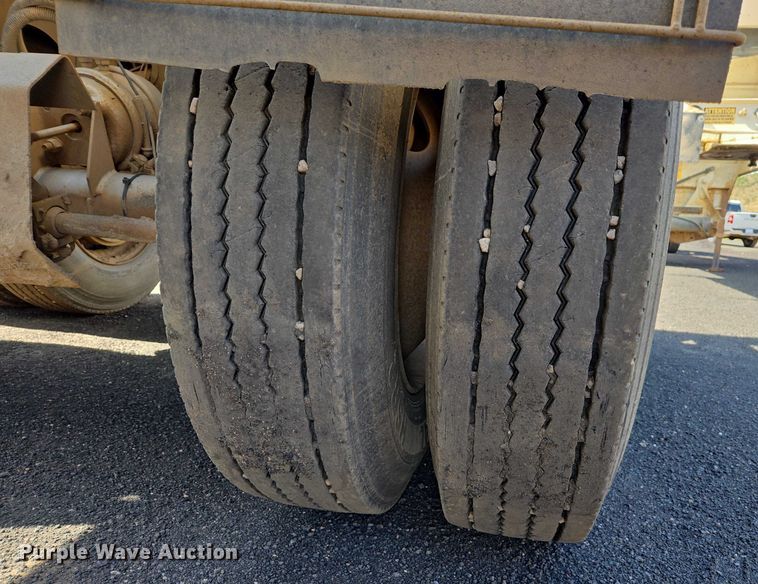 image for item EC1171 2004 Ranch Manufacturing Co. bottom dump trailer