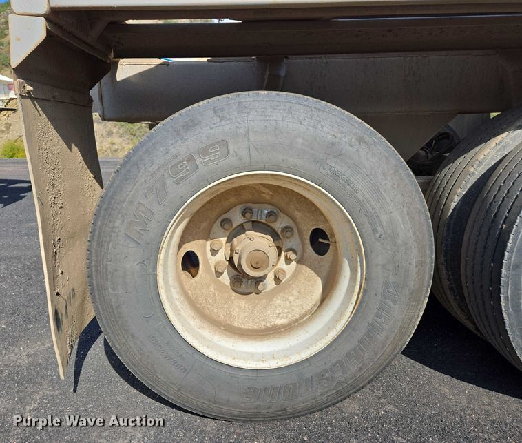 image for item EC1171 2004 Ranch Manufacturing Co. bottom dump trailer