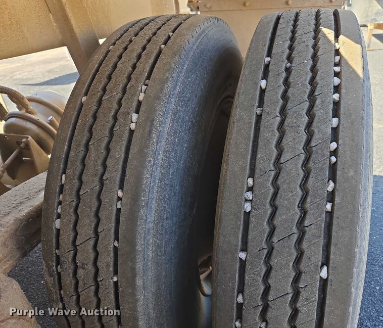 image for item EC1171 2004 Ranch Manufacturing Co. bottom dump trailer