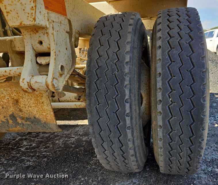 image for item EC1172 2020 Armor Lite Trailer SBD-40 LT bottom dump trailer