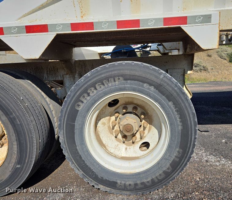 image for item EC1172 2020 Armor Lite Trailer SBD-40 LT bottom dump trailer