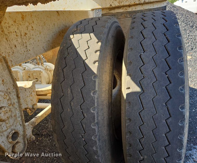 image for item EC1172 2020 Armor Lite Trailer SBD-40 LT bottom dump trailer