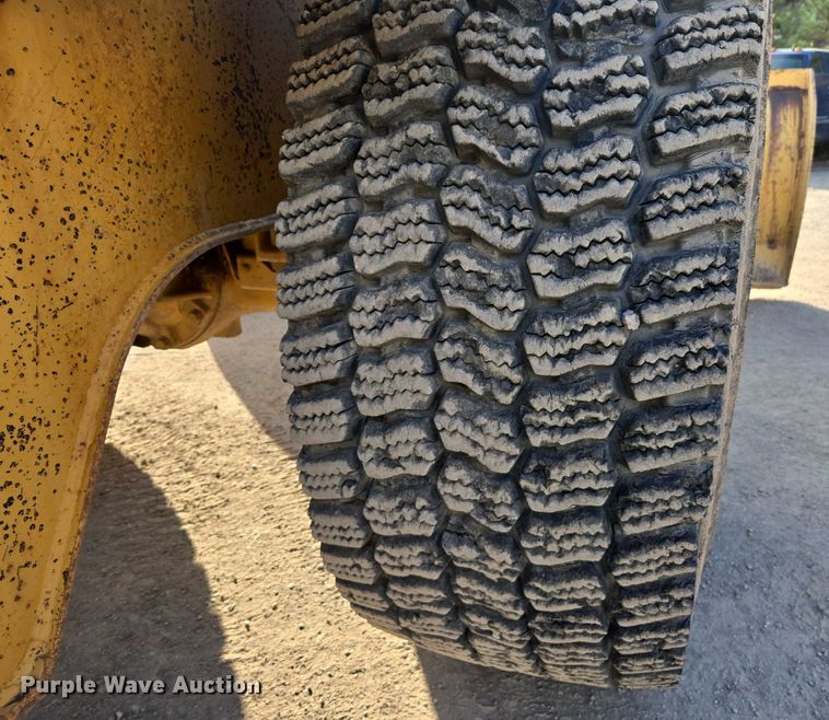 image for item EC1179 1988 Caterpillar 936E wheel loader