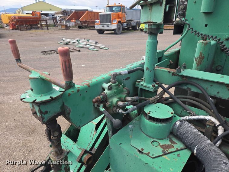 image for item EC1181 1989 Barber-Greene BG-240B paver