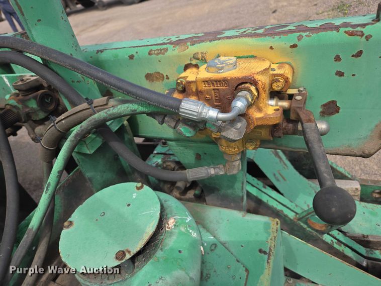 image for item EC1181 1989 Barber-Greene BG-240B paver