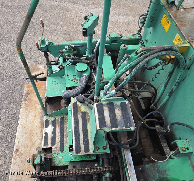 image for item EC1181 1989 Barber-Greene BG-240B paver