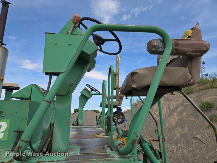 image for item EC1181 1989 Barber-Greene BG-240B paver