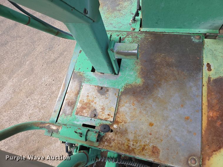 image for item EC1181 1989 Barber-Greene BG-240B paver