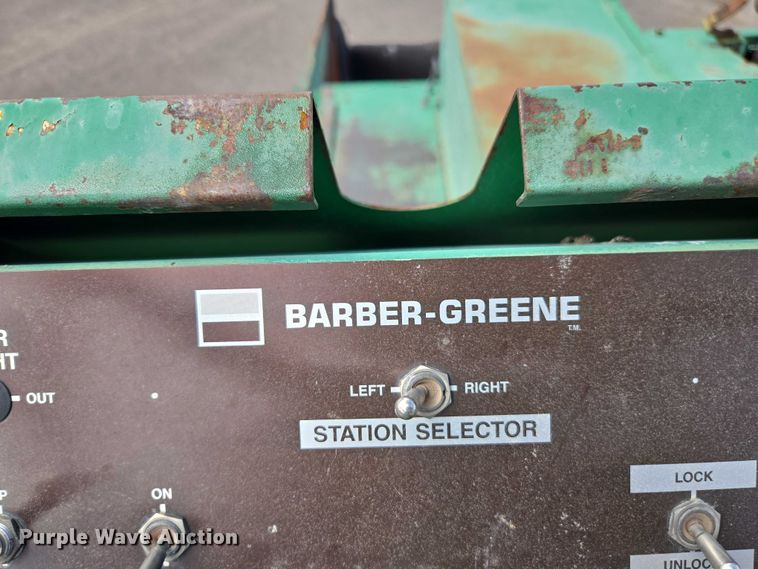 image for item EC1181 1989 Barber-Greene BG-240B paver