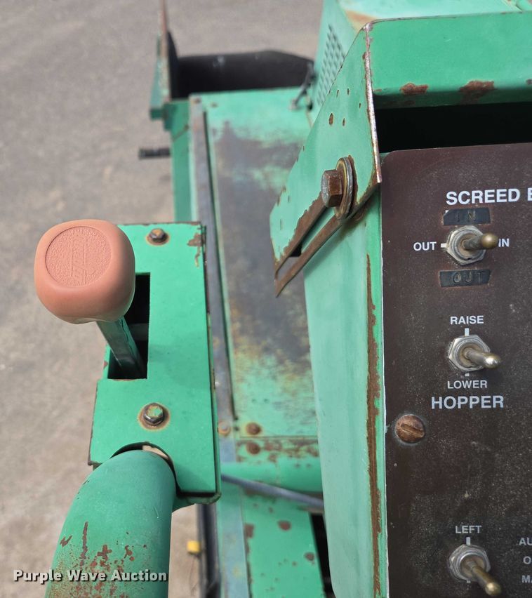 image for item EC1181 1989 Barber-Greene BG-240B paver