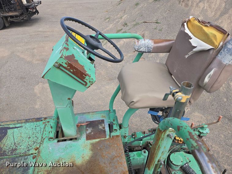 image for item EC1181 1989 Barber-Greene BG-240B paver