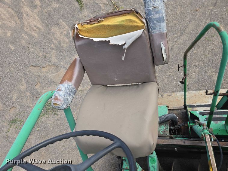 image for item EC1181 1989 Barber-Greene BG-240B paver