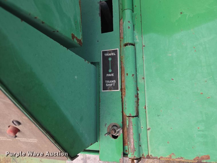 image for item EC1181 1989 Barber-Greene BG-240B paver