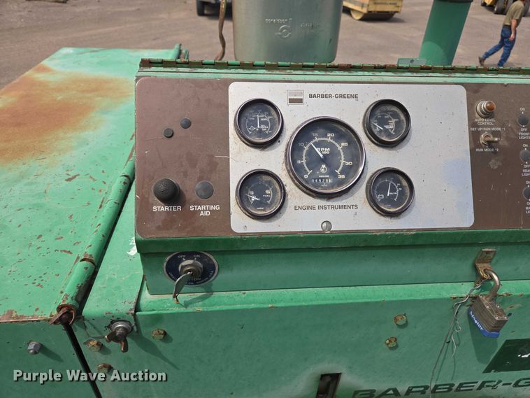 image for item EC1181 1989 Barber-Greene BG-240B paver