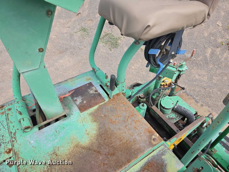 image for item EC1181 1989 Barber-Greene BG-240B paver