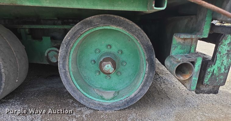 image for item EC1181 1989 Barber-Greene BG-240B paver