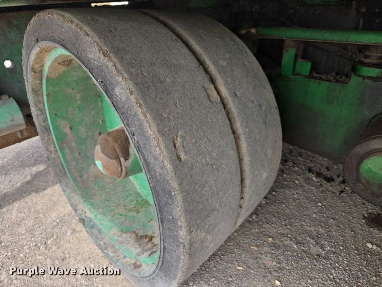 image for item EC1181 1989 Barber-Greene BG-240B paver