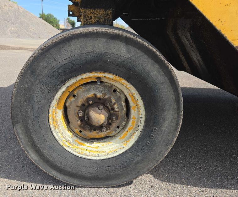 image for item EC1182 Bomag BW 9R pneumatic roller