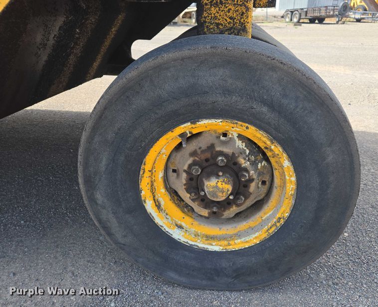 image for item EC1182 Bomag BW 9R pneumatic roller