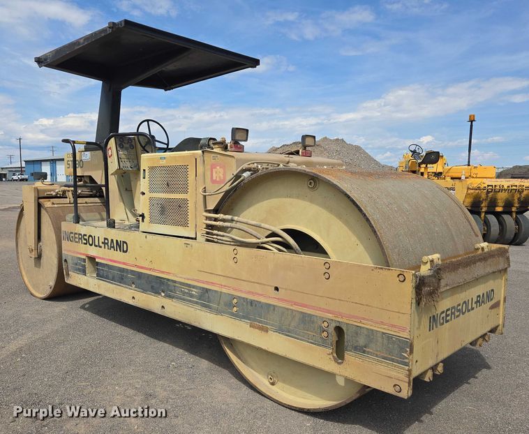 image for item EC1183 1993 Ingersoll Rand ST80 double drum roller