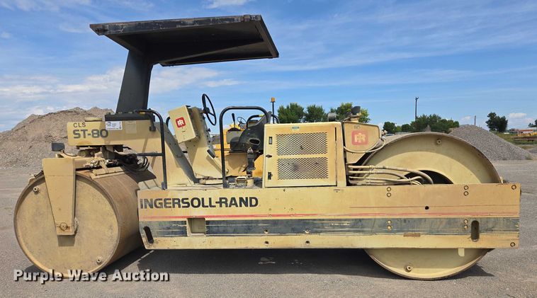 image for item EC1183 1993 Ingersoll Rand ST80 double drum roller