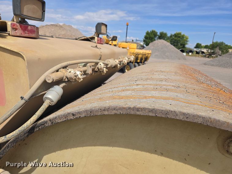 image for item EC1183 1993 Ingersoll Rand ST80 double drum roller