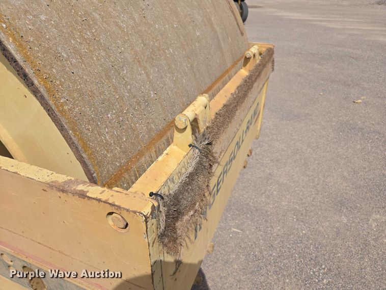 image for item EC1183 1993 Ingersoll Rand ST80 double drum roller